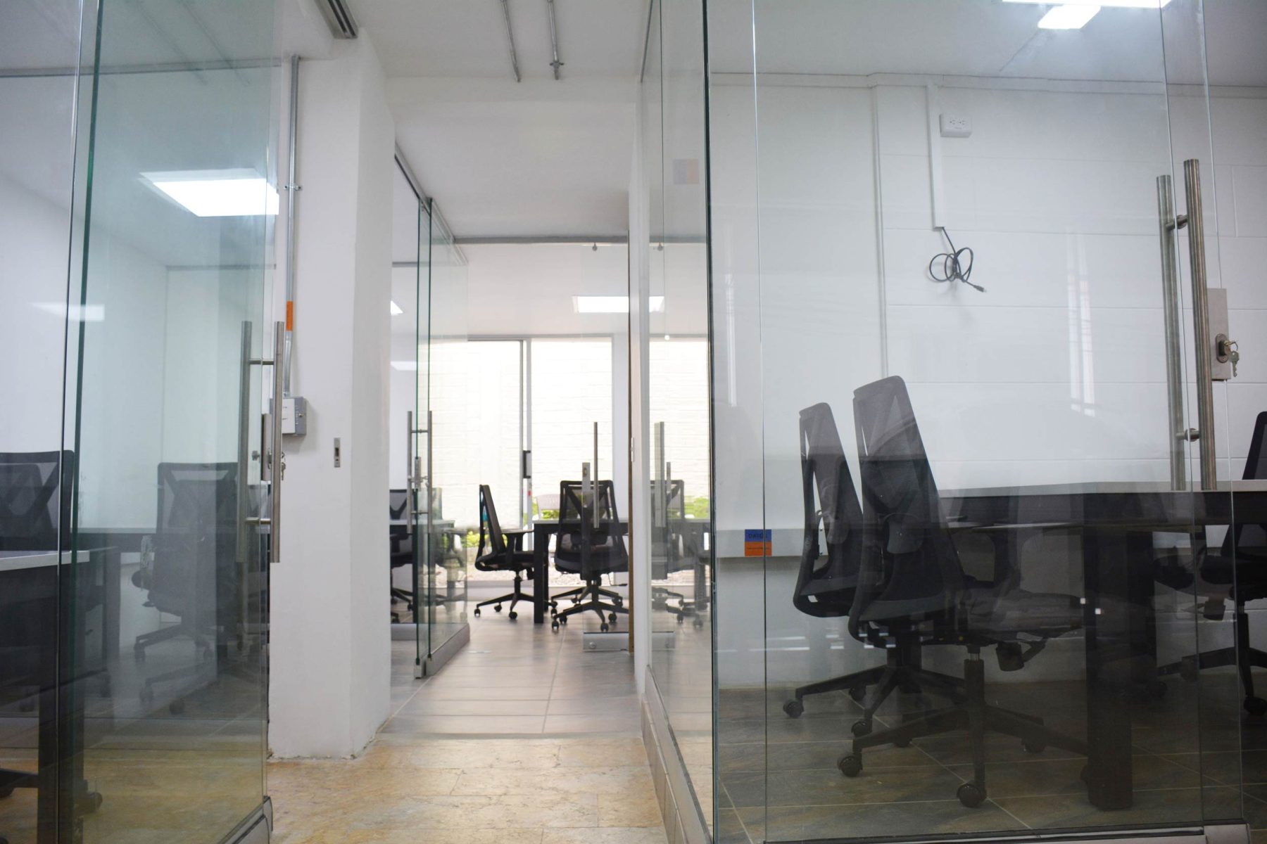 COWORKING_grafia_sala_de_puestos_de_trabajo_1-1